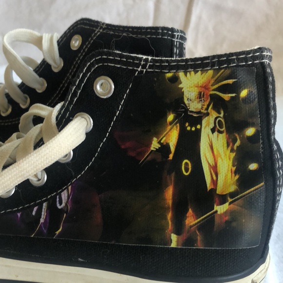 Converse-style shoes with Manga characters - Picture 2 of 5